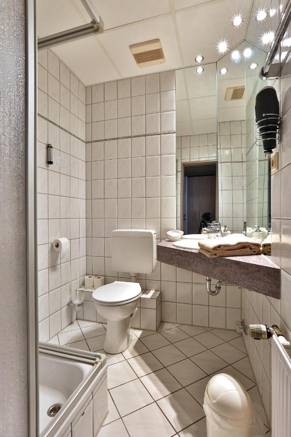 Hotel Stadt Kamen Bagian luar foto